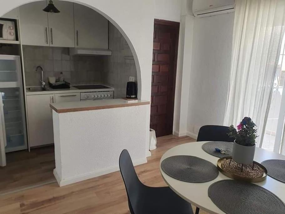 Costa Blanca Family Apartments One Bedroom Apartment تورّيفيِخا المظهر الخارجي الصورة